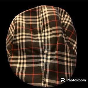 NWOT Kangol style hat. Black, Gray, Red